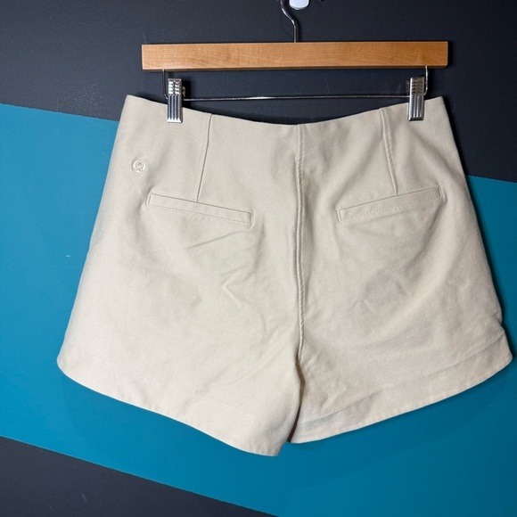 lululemon athletica High Waist Cream Shorts - Picture 4 of 11